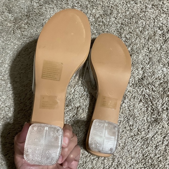 Woman’s Sandals with 2” heels size 8 - Picture 6 of 6